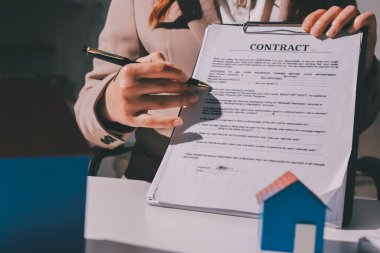 Bayan Emlak Komisyoncusu sunar ve önerilir