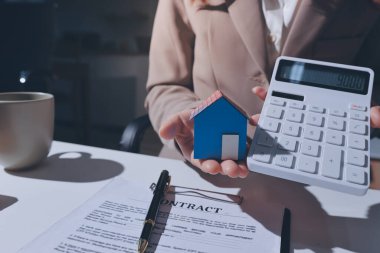 Bayan Emlak Komisyoncusu sunar ve önerilir