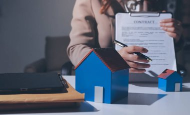 Bayan Emlak Komisyoncusu sunar ve önerilir