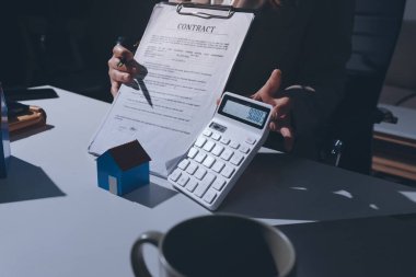 Bayan Emlak Komisyoncusu sunar ve önerilir