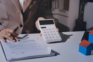 Bayan Emlak Komisyoncusu sunar ve önerilir