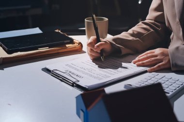 Bayan Emlak Komisyoncusu sunar ve önerilir