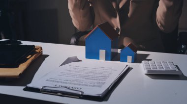 Bayan Emlak Komisyoncusu sunar ve önerilir