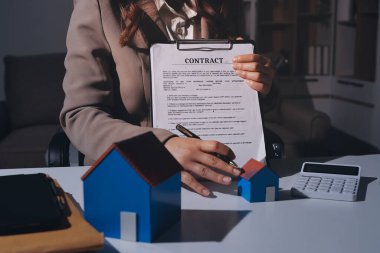 Bayan Emlak Komisyoncusu sunar ve önerilir