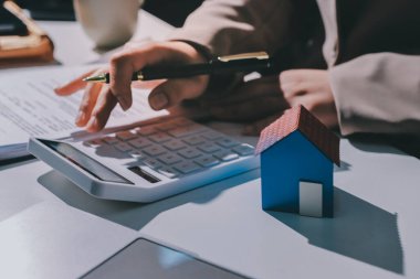 Bayan Emlak Komisyoncusu sunar ve önerilir