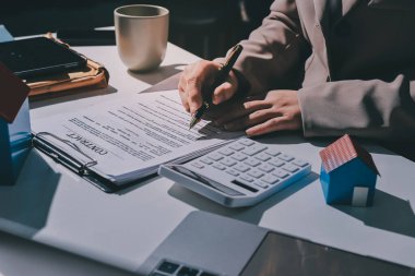 Bayan Emlak Komisyoncusu sunar ve önerilir