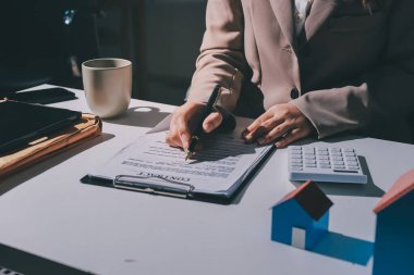 Bayan Emlak Komisyoncusu sunar ve önerilir