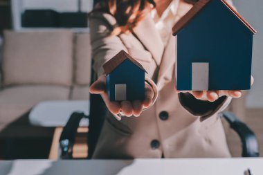 Bayan Emlak Komisyoncusu sunar ve önerilir