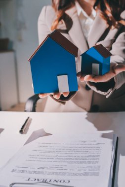 Bayan Emlak Komisyoncusu sunar ve önerilir