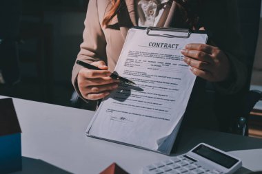 Bayan Emlak Komisyoncusu sunar ve önerilir