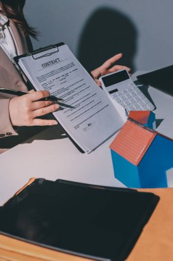 Bayan Emlak Komisyoncusu sunar ve önerilir