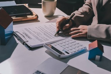 Bayan Emlak Komisyoncusu sunar ve önerilir