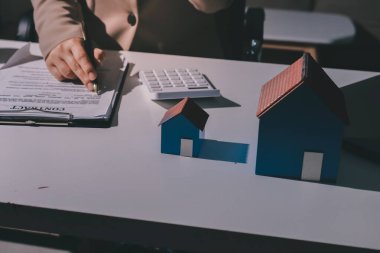 Bayan Emlak Komisyoncusu sunar ve önerilir