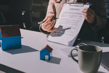 Bayan Emlak Komisyoncusu sunar ve önerilir