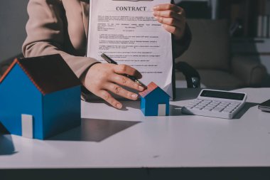 Bayan Emlak Komisyoncusu sunar ve önerilir