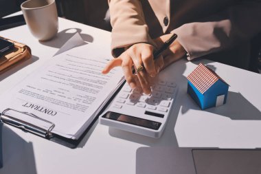 Bayan Emlak Komisyoncusu sunar ve önerilir