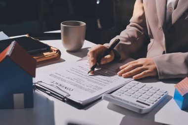 Bayan Emlak Komisyoncusu sunar ve önerilir