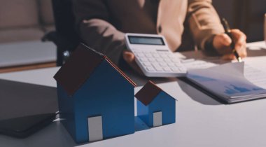 Bayan Emlak Komisyoncusu sunar ve önerilir