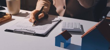 Bayan Emlak Komisyoncusu sunar ve önerilir