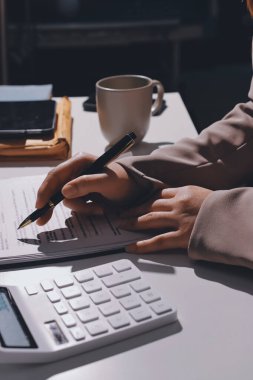 Bayan Emlak Komisyoncusu sunar ve önerilir