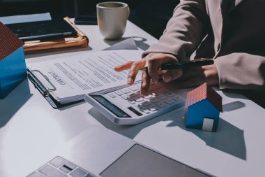 Bayan Emlak Komisyoncusu sunar ve önerilir