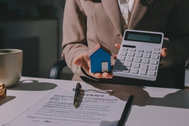 Bayan Emlak Komisyoncusu sunar ve önerilir