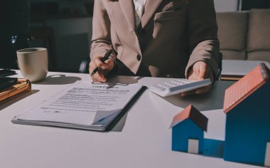 Bayan Emlak Komisyoncusu sunar ve önerilir