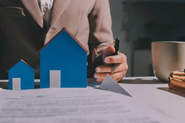 Bayan Emlak Komisyoncusu sunar ve önerilir