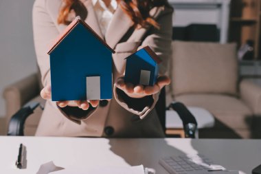 Bayan Emlak Komisyoncusu sunar ve önerilir