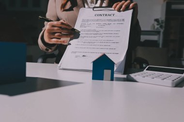 Bayan Emlak Komisyoncusu sunar ve önerilir