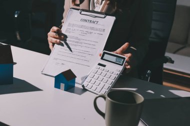 Bayan Emlak Komisyoncusu sunar ve önerilir