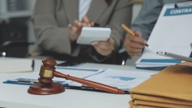 Yargıç Tokmak 'ın geçmişinde belgeler var..