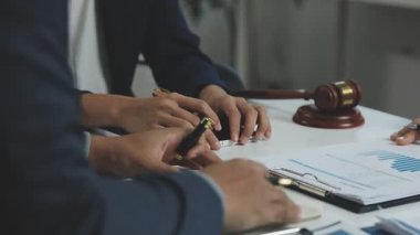 Yasal belge ile avukat veya şirket tavsiyesi