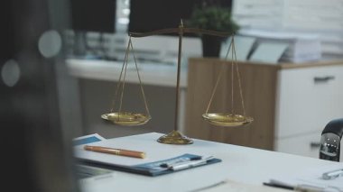 Hukuk, adalet ve hukuk kavramı.