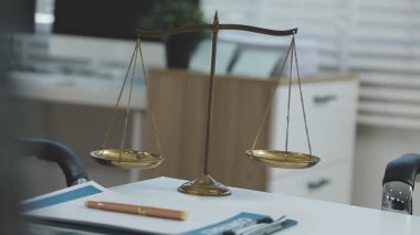 Hukuk, ofis, adalet kavramı