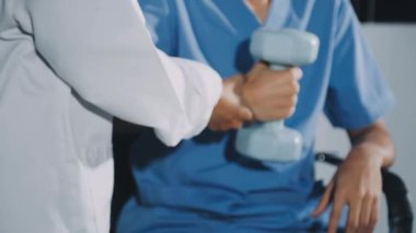 Hastanedeki genç adam.