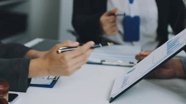 mali belgeleri tartışırken iş takım