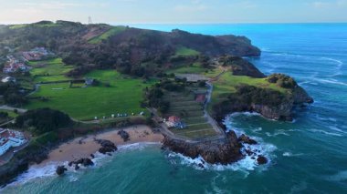 Kıyı Huzuru: Doğanın Güzelliğine Bir Bakış