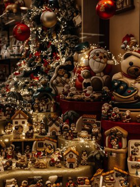 İtalyan Noel Pazarı: Şenlikli Yakın Çekim. Yüksek kalite fotoğraf