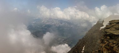 08-25-2021, Buzullu Zirve Dme du Goter ve Goter 'li Aiguille du Goter Mont Blanc' a gidiyorlar.