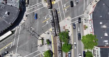 Washington Square, Brookline, MA 'daki Metro Raylarının Üstten Aşağı Görünümü