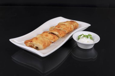 Sebze Hint rulo havuç, patates, biber ve baharat karışımı içinde pişmiş bezelye lezzetli bir karışım ile doldurulur