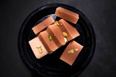 Geleneksel Hint Ghee Mysore Pak tatlısı