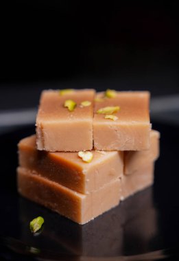 Geleneksel Hint Ghee Mysore Pak tatlısı