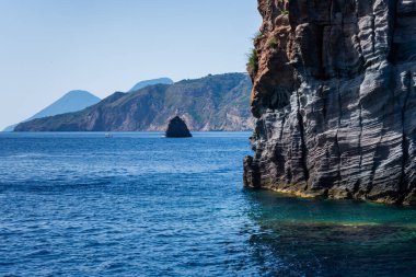 Deniz manzaralı sahile