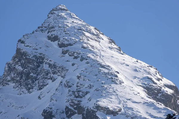 Koscielec zirvesinin manzarası. Tatra Dağları.