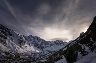 Yüksek Tatra Dağlarında kış. 