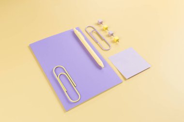 Sarı arkaplanda mor defterin üst görüntüsü. Yapışkan not, ataç, kalem ve iğne. Okul, ofis duvar kağıdı. Düz yat, boşluğu kopyala.