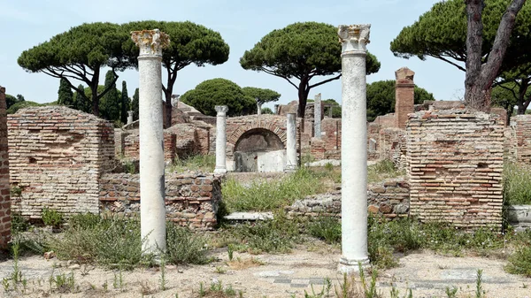 Säulendomus Bei Den Archäologischen Ausgrabungen Von Ostia Antica Rom Einem — Stockfoto