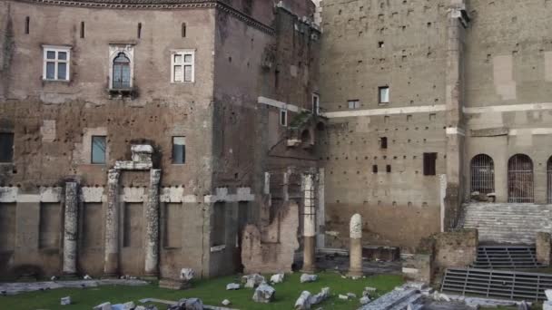 Panning Rechts Prachtige Ruïnes Van Trajan Forum Het Historische Centrum — Stockvideo